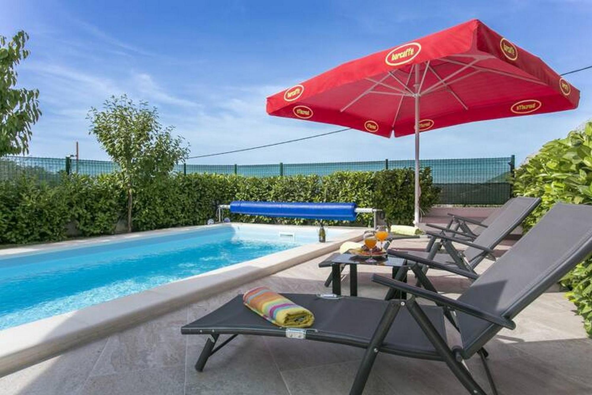 Holiday Home Mons Aureus Gornje Sitno 外观 照片